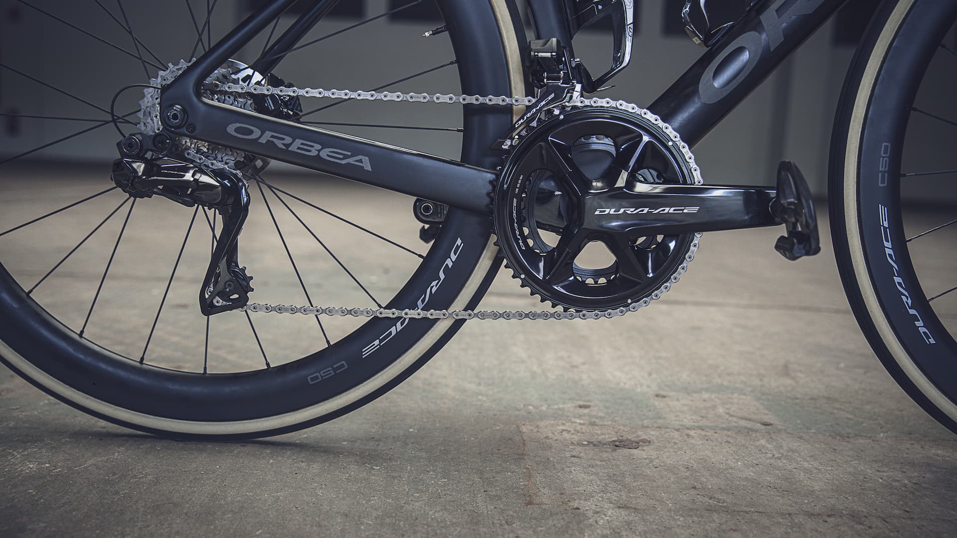 Grupa osprzętu Dura Ace R9200 w rowerze szosowym