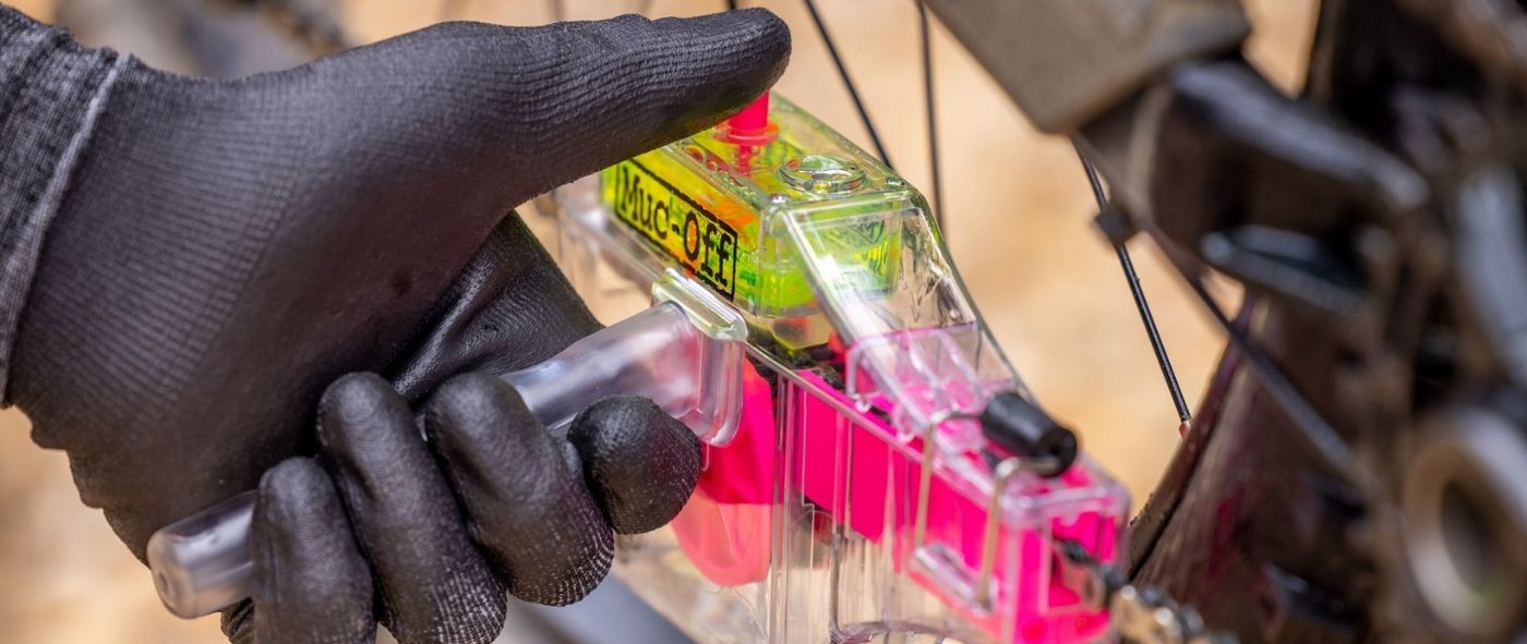 Czyszczenie łańcucha rowerowego z urządzeniem Muc Off